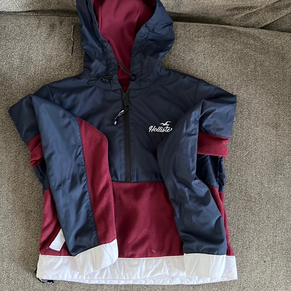 Hollister hooded lightweight fleece pullover